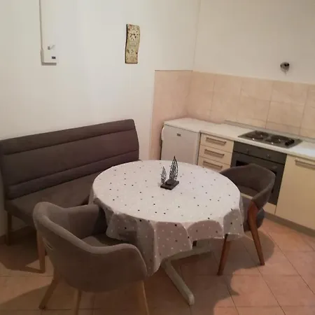 Apartment Dugi Rat Апартаменты Дуги-Рат